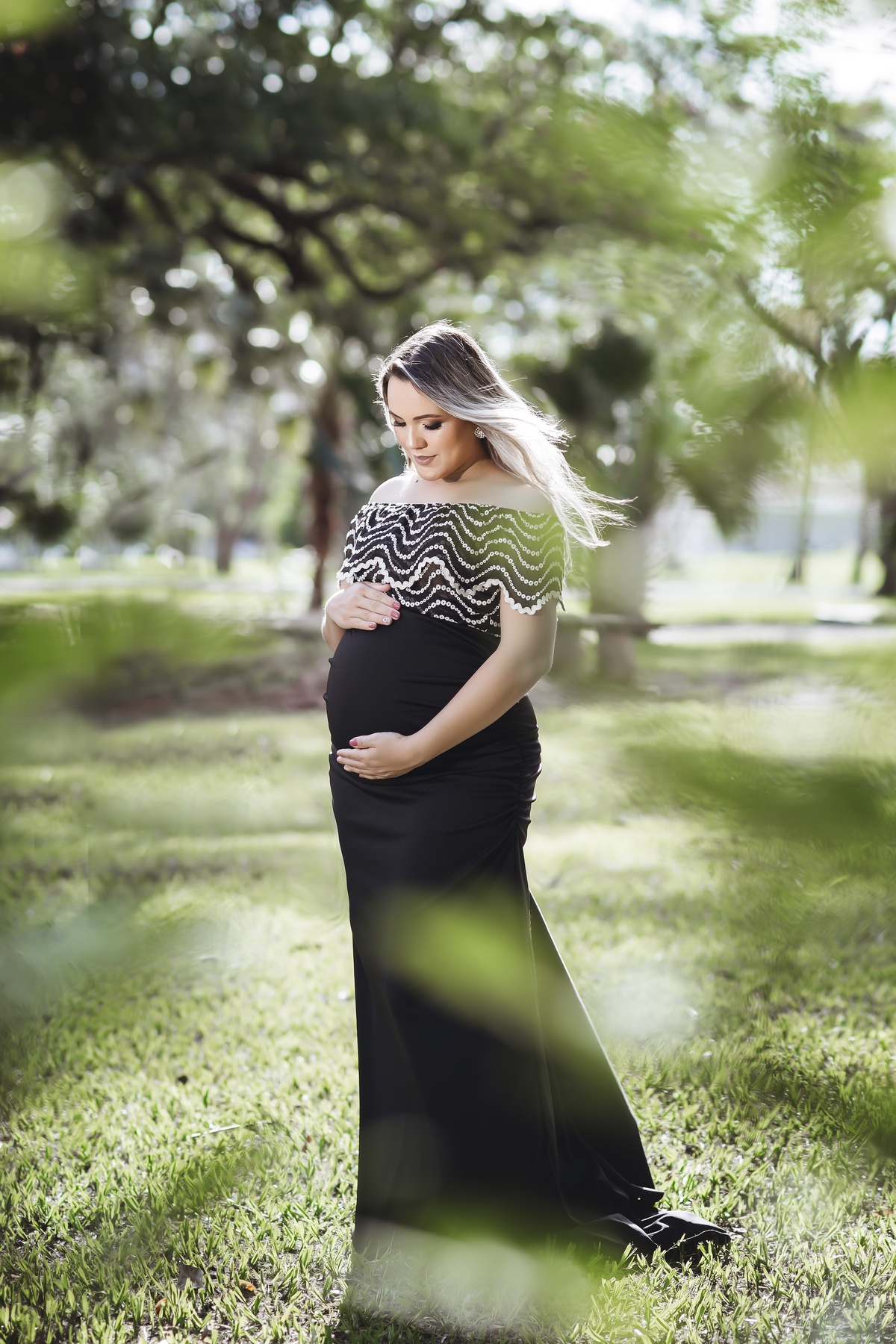 gestante cabelos ao vento