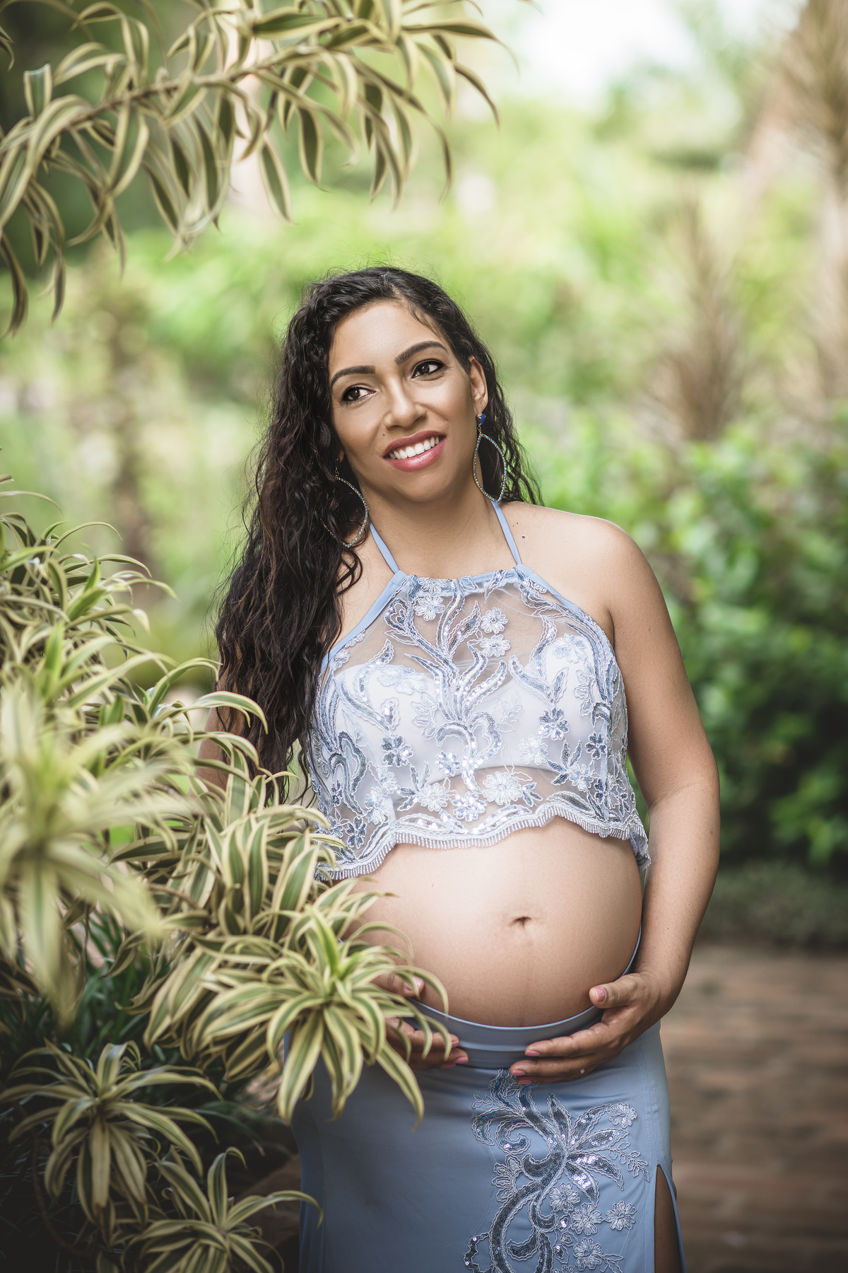 GRÁVIDA DE VESTIDO AZUL