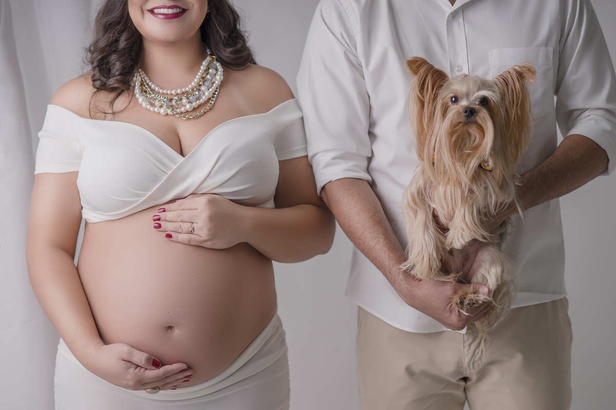 grávida com cachorrinho
