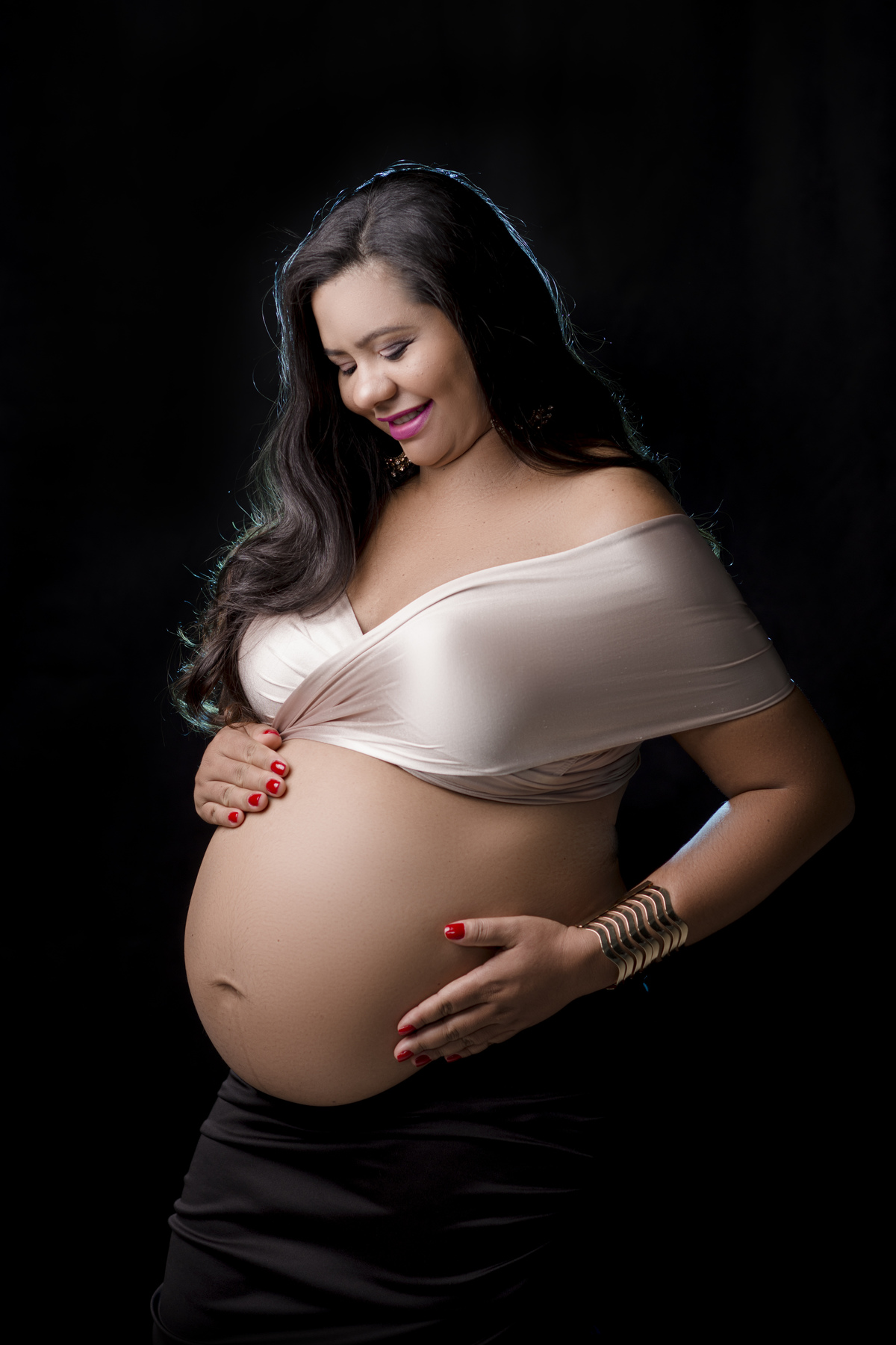 GRÁVIDA FUNDO PRETO