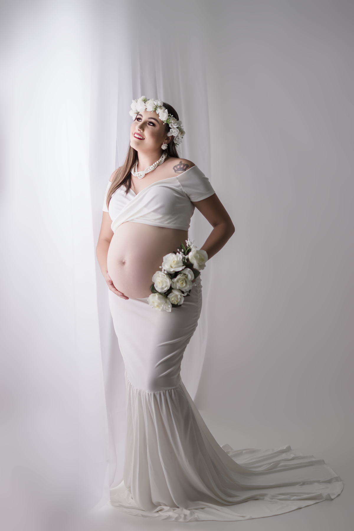 fotografia de grávida fundo branco