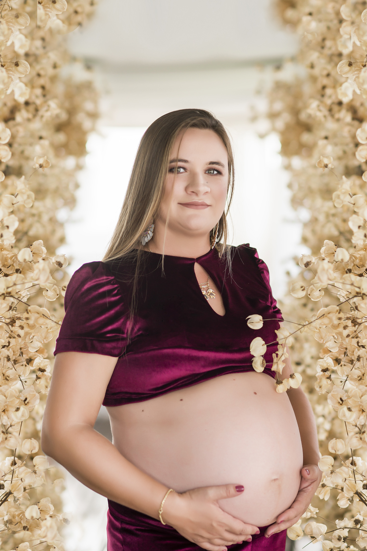 LOOK MARSALA DE GESTANTE