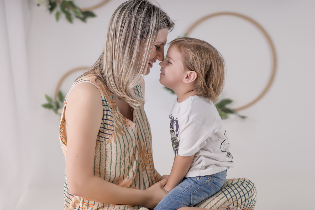 ensaio de estúdio mãe e filho