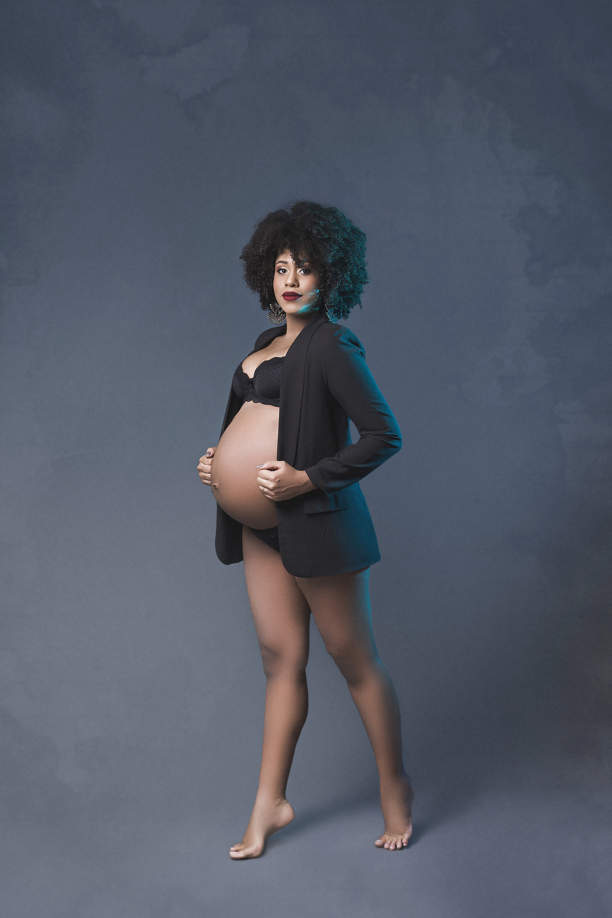 fundo escuro em estúdio