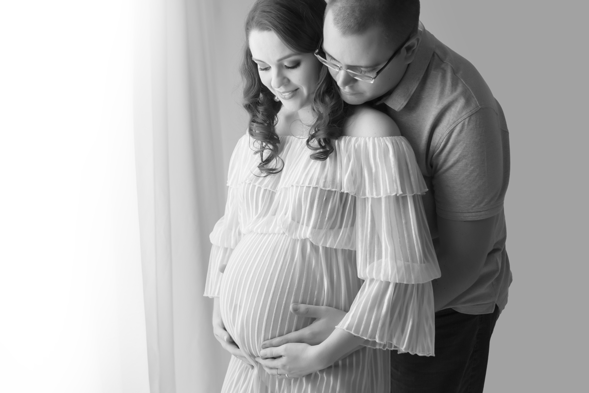 foto preto e branco de gestante