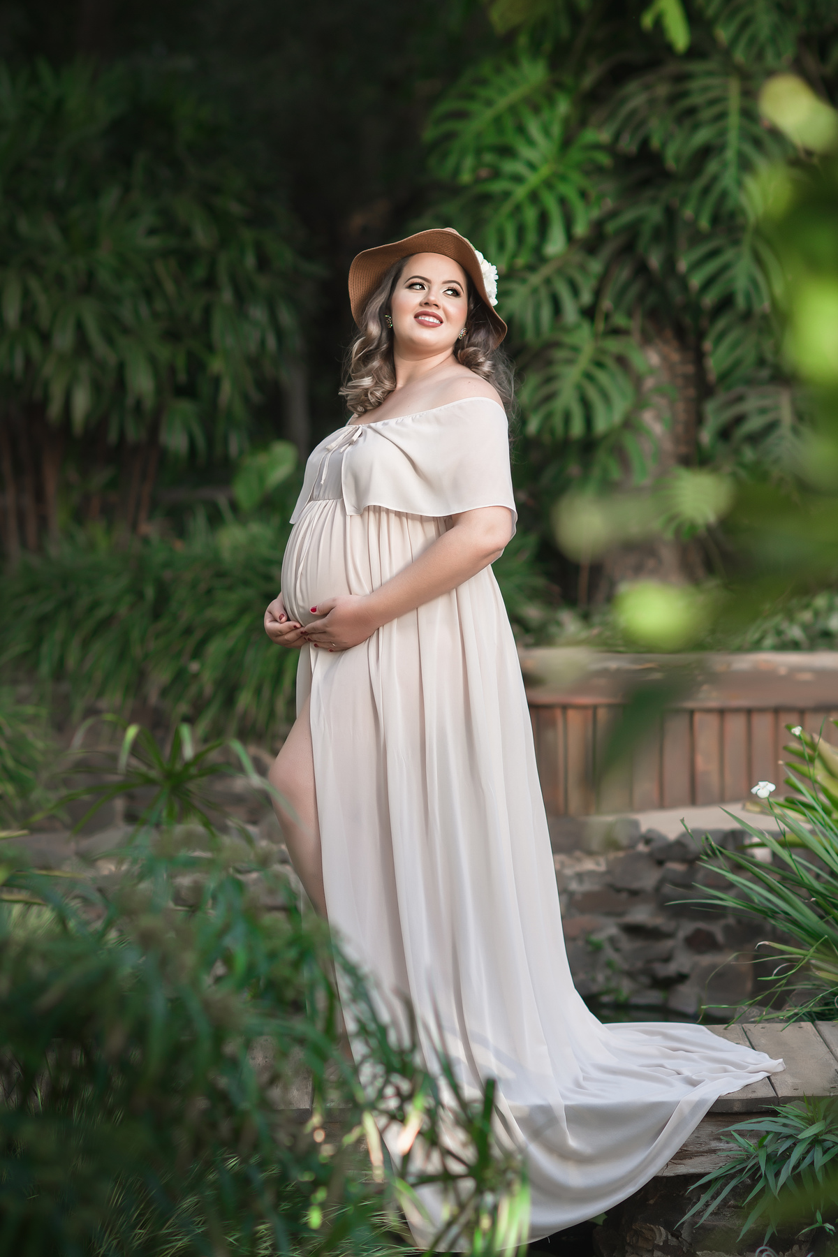 grávida sendo fotografada