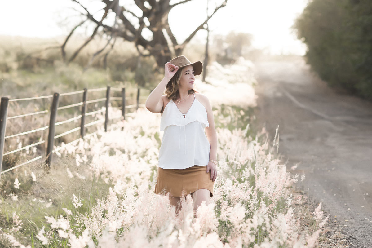 fotografia feminina no pôr do sol