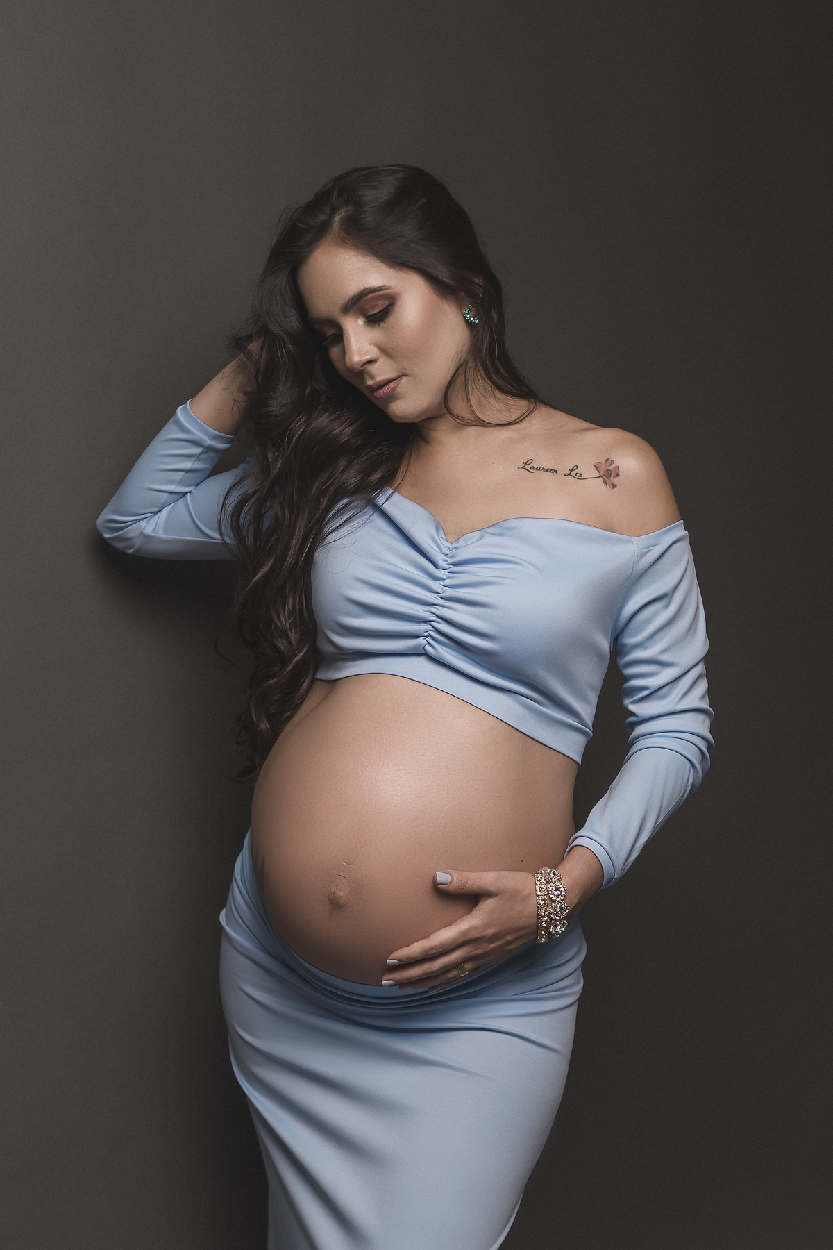 roupa azul de gestante