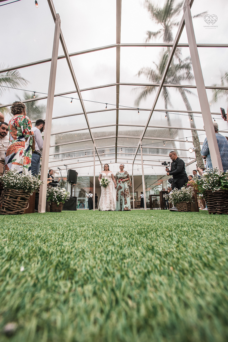 casamento feito na praia pe na areia na casa 170 no guaruja  grupo wedding destination fotos pela fotografa premiada nayara andrade de santos casamento rustico de dia com decoraçao praia fotos emocionantes e artisticas para noivas e noivos