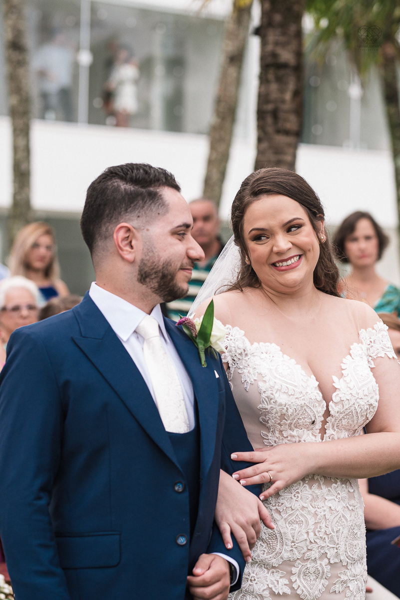 casamento feito na praia pe na areia na casa 170 no guaruja  grupo wedding destination fotos pela fotografa premiada nayara andrade de santos casamento rustico de dia com decoraçao praia fotos emocionantes e artisticas para noivas e noivos