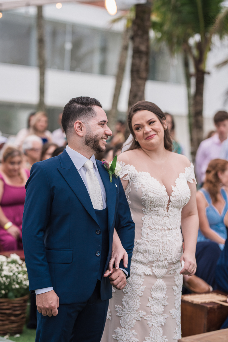 casamento feito na praia pe na areia na casa 170 no guaruja  grupo wedding destination fotos pela fotografa premiada nayara andrade de santos casamento rustico de dia com decoraçao praia fotos emocionantes e artisticas para noivas e noivos