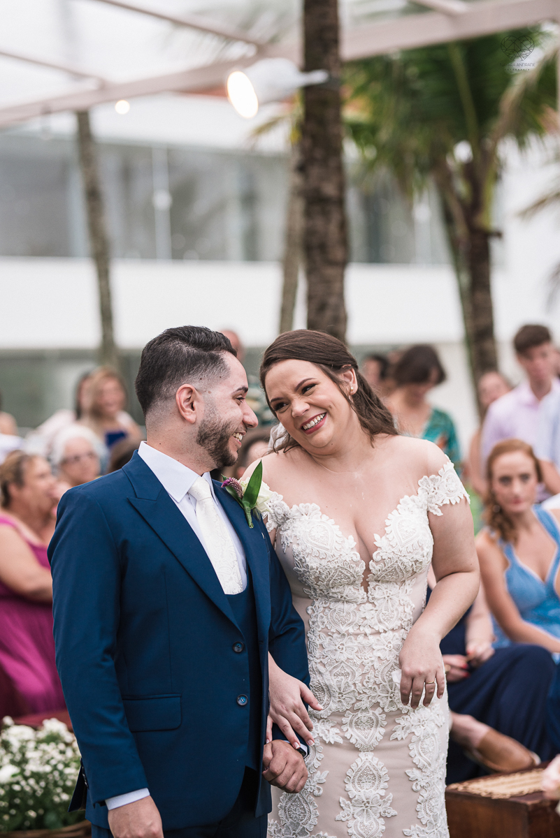 casamento feito na praia pe na areia na casa 170 no guaruja  grupo wedding destination fotos pela fotografa premiada nayara andrade de santos casamento rustico de dia com decoraçao praia fotos emocionantes e artisticas para noivas e noivos
