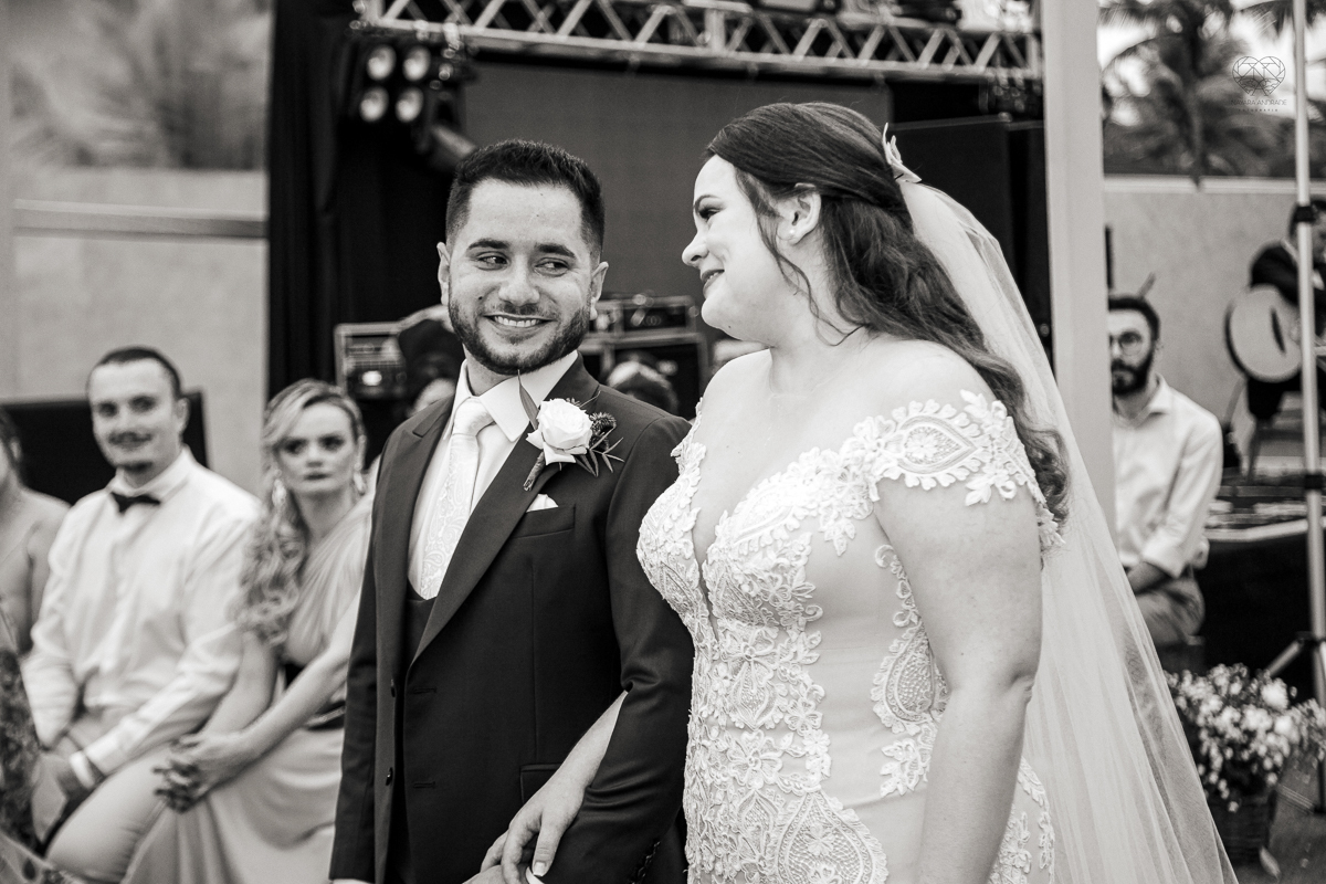 casamento feito na praia pe na areia na casa 170 no guaruja  grupo wedding destination fotos pela fotografa premiada nayara andrade de santos casamento rustico de dia com decoraçao praia fotos emocionantes e artisticas para noivas e noivos