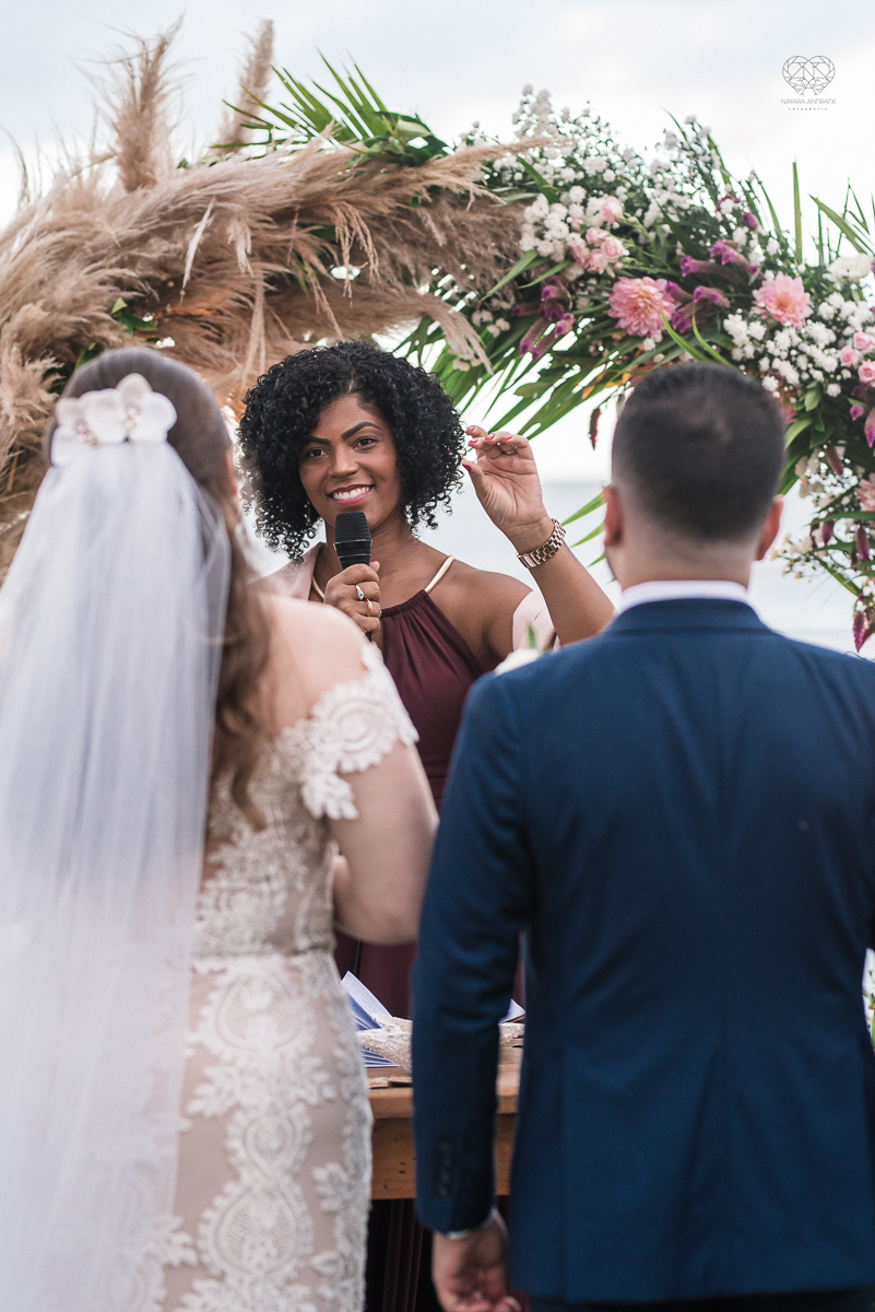 casamento feito na praia pe na areia na casa 170 no guaruja  grupo wedding destination fotos pela fotografa premiada nayara andrade de santos casamento rustico de dia com decoraçao praia fotos emocionantes e artisticas para noivas e noivos