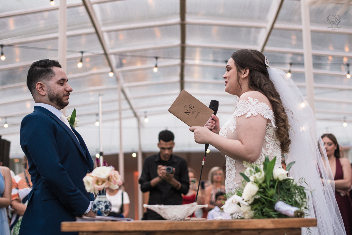 casamento feito na praia pe na areia na casa 170 no guaruja  grupo wedding destination fotos pela fotografa premiada nayara andrade de santos casamento rustico de dia com decoraçao praia fotos emocionantes e artisticas para noivas e noivos