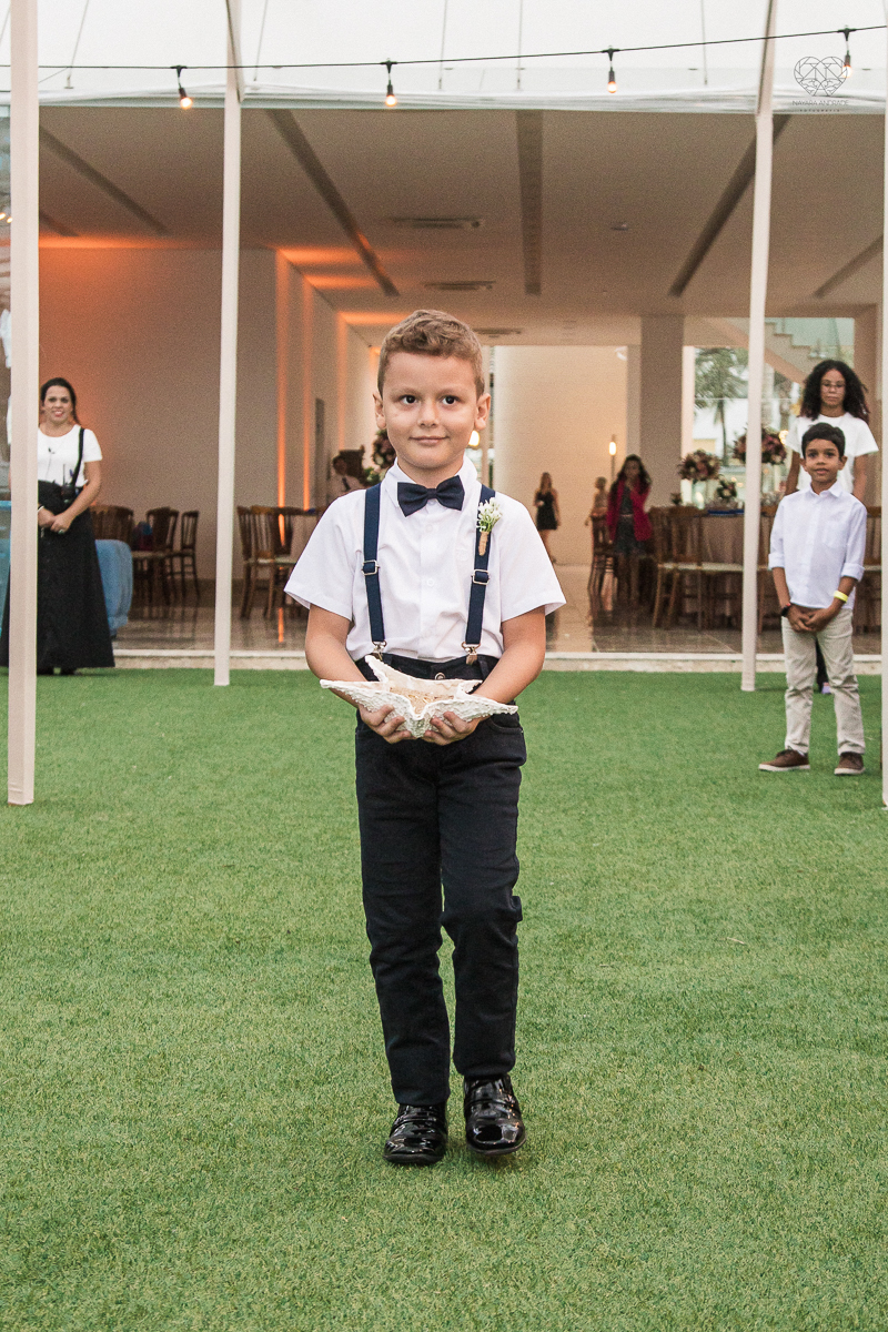 casamento feito na praia pe na areia na casa 170 no guaruja  grupo wedding destination fotos pela fotografa premiada nayara andrade de santos casamento rustico de dia com decoraçao praia fotos emocionantes e artisticas para noivas e noivos