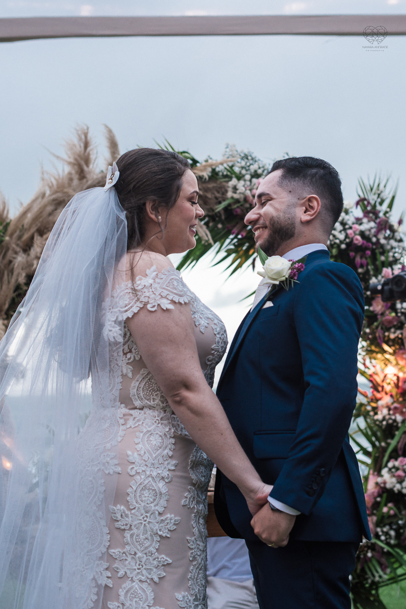 casamento feito na praia pe na areia na casa 170 no guaruja  grupo wedding destination fotos pela fotografa premiada nayara andrade de santos casamento rustico de dia com decoraçao praia fotos emocionantes e artisticas para noivas e noivos