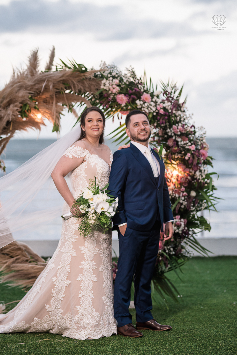 casamento feito na praia pe na areia na casa 170 no guaruja  grupo wedding destination fotos pela fotografa premiada nayara andrade de santos casamento rustico de dia com decoraçao praia fotos emocionantes e artisticas para noivas e noivos