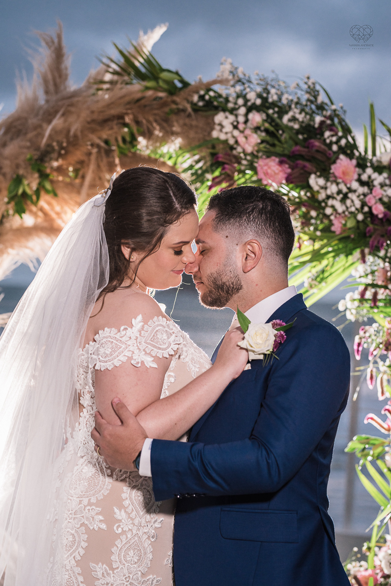 casamento feito na praia pe na areia na casa 170 no guaruja  grupo wedding destination fotos pela fotografa premiada nayara andrade de santos casamento rustico de dia com decoraçao praia fotos emocionantes e artisticas para noivas e noivos