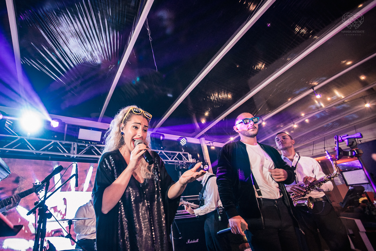 Fotos de festa de casamento com banda festa casamento na praia balada de noivos casa 170 com athrios band e fotografia da fotografa premiada nayara andrade