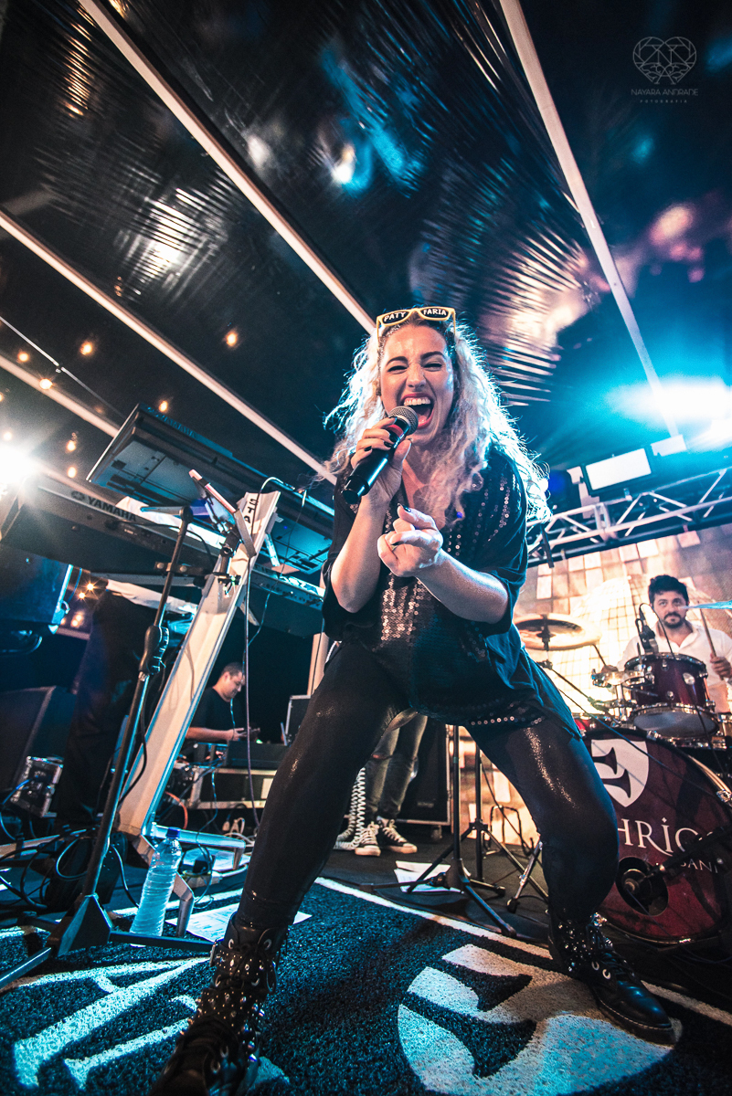 Fotos de festa de casamento com banda festa casamento na praia balada de noivos casa 170 com athrios band e fotografia da fotografa premiada nayara andrade
