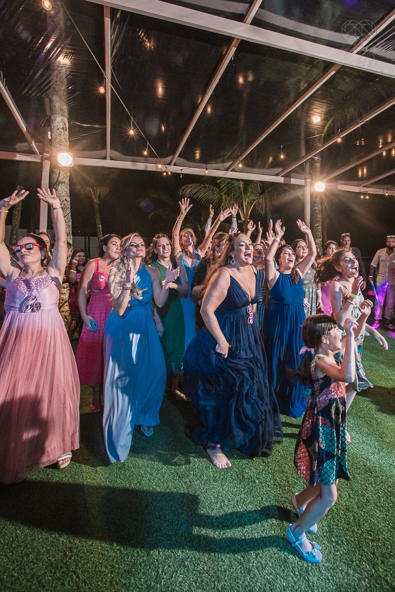 Fotos de festa de casamento com banda festa casamento na praia balada de noivos casa 170 com athrios band e fotografia da fotografa premiada nayara andrade