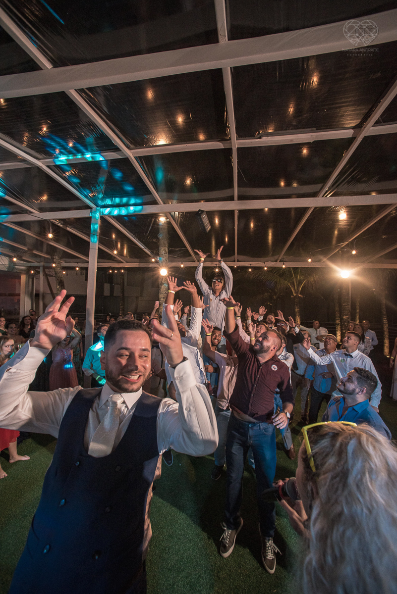 casamento feito na praia pe na areia na casa 170 no guaruja  grupo wedding destination fotos pela fotografa premiada nayara andrade de santos casamento rustico de dia com decoraçao praia fotos emocionantes e artisticas para noivas e noivos