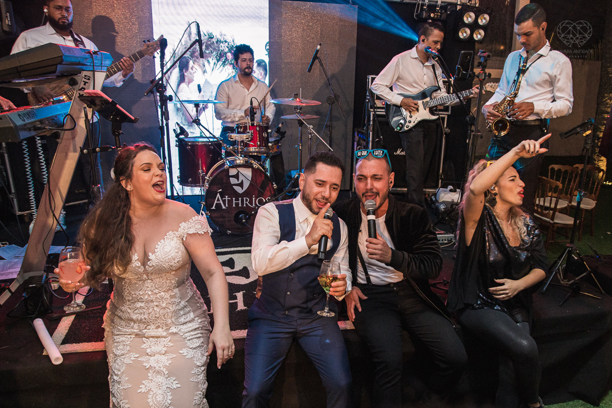 Fotos de festa de casamento com banda festa casamento na praia balada de noivos casa 170 com athrios band e fotografia da fotografa premiada nayara andrade