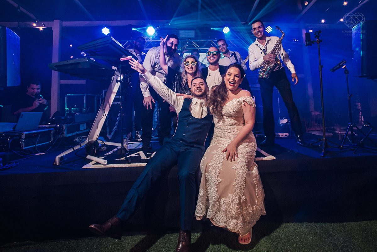 Fotos de festa de casamento com banda festa casamento na praia balada de noivos casa 170 com athrios band e fotografia da fotografa premiada nayara andrade