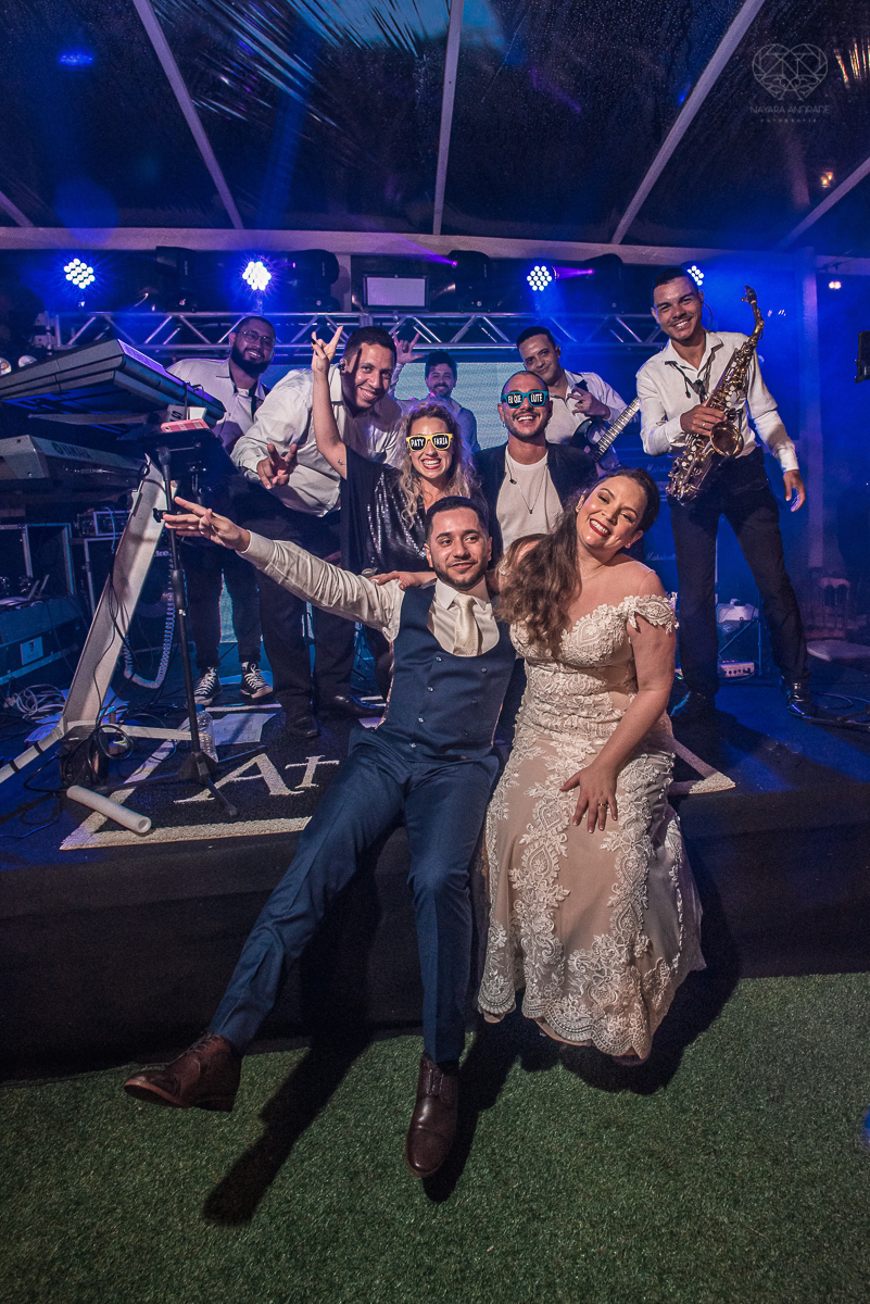 Fotos de festa de casamento com banda festa casamento na praia balada de noivos casa 170 com athrios band e fotografia da fotografa premiada nayara andrade