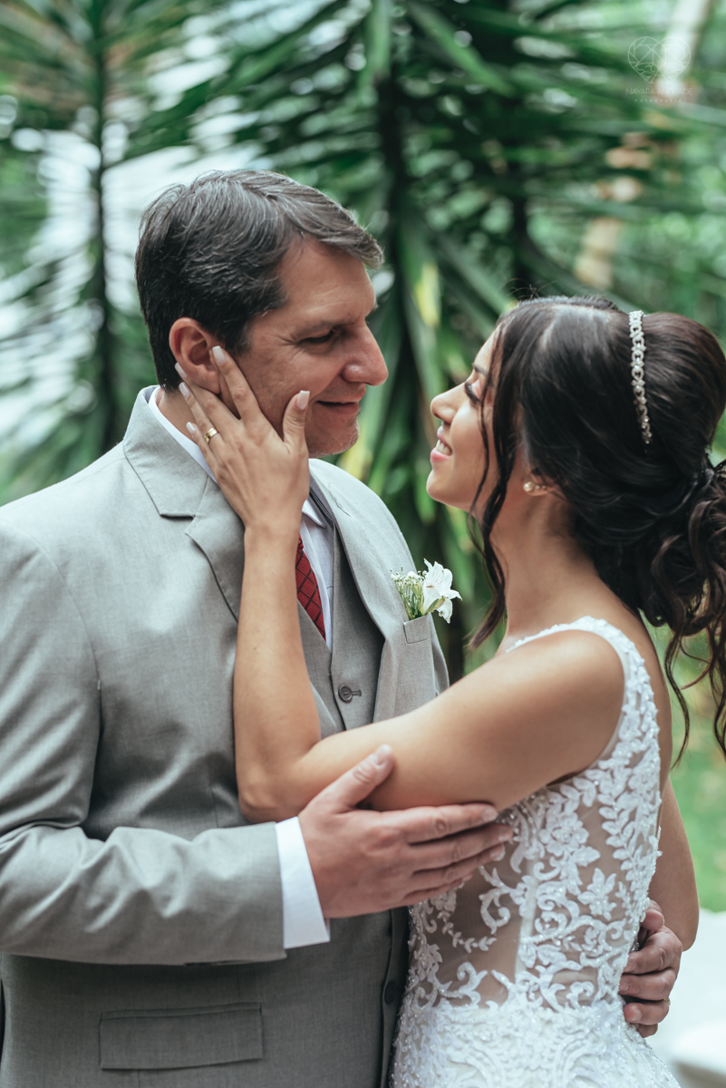 casamento intimista de dia na forneria calixto na pinacoteca de santos noiva classica mini wedding rustico fotos pela fotografa Nayara Andrade
