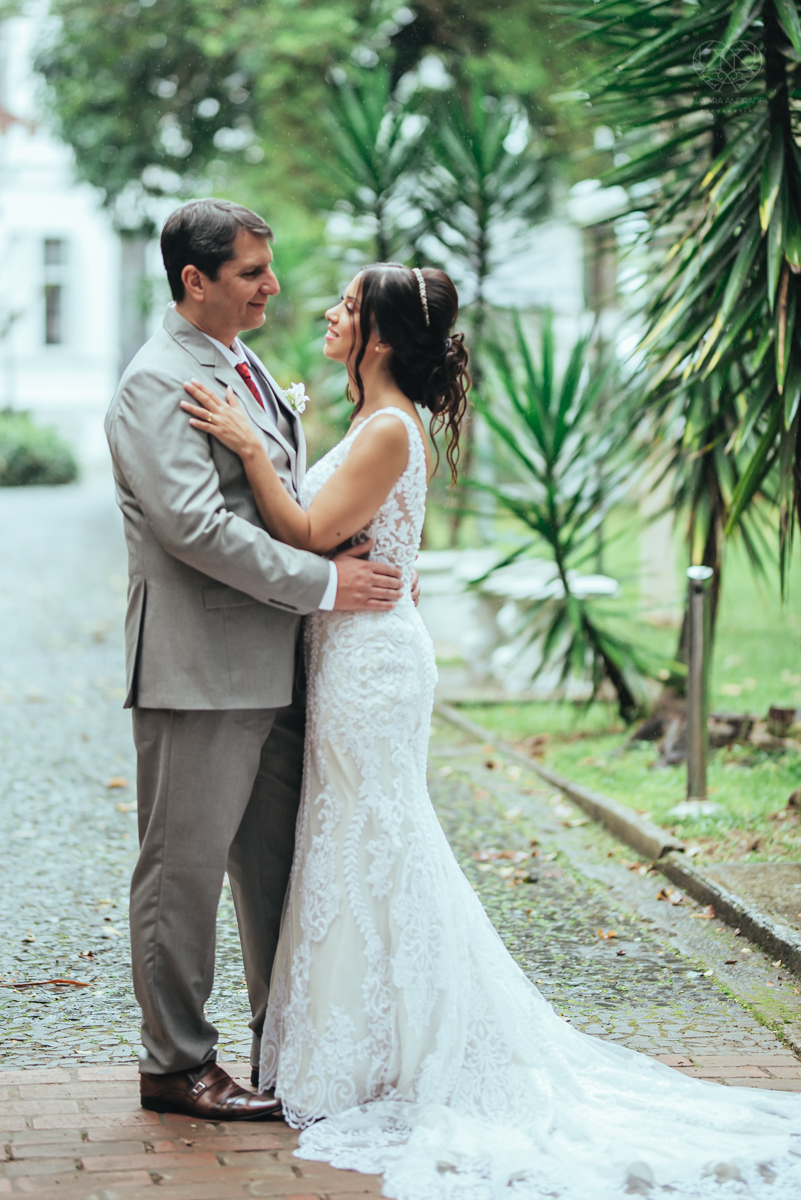casamento intimista de dia na forneria calixto na pinacoteca de santos noiva classica mini wedding rustico fotos pela fotografa Nayara Andrade