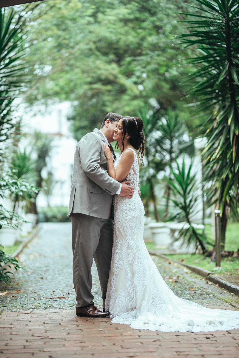 casamento intimista de dia na forneria calixto na pinacoteca de santos noiva classica mini wedding rustico fotos pela fotografa Nayara Andrade