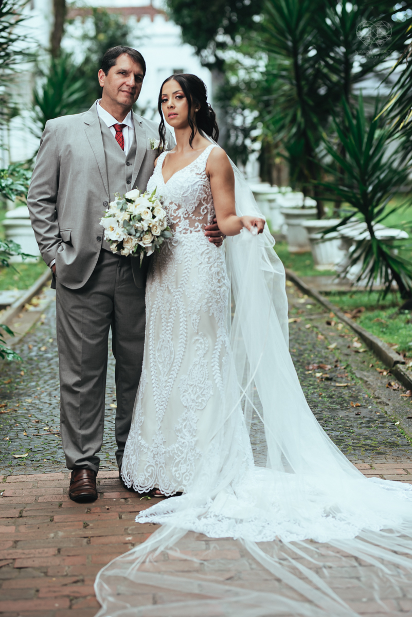 casamento intimista de dia na forneria calixto na pinacoteca de santos noiva classica mini wedding rustico fotos pela fotografa Nayara Andrade