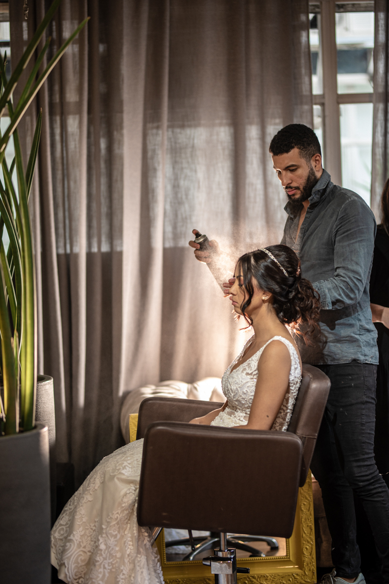 making of de noiva feito no salao do Robert Bastos em Santos no gonzaga noiva classica fotos pela fotografa premiada internacionalmente Nayara Andrade 