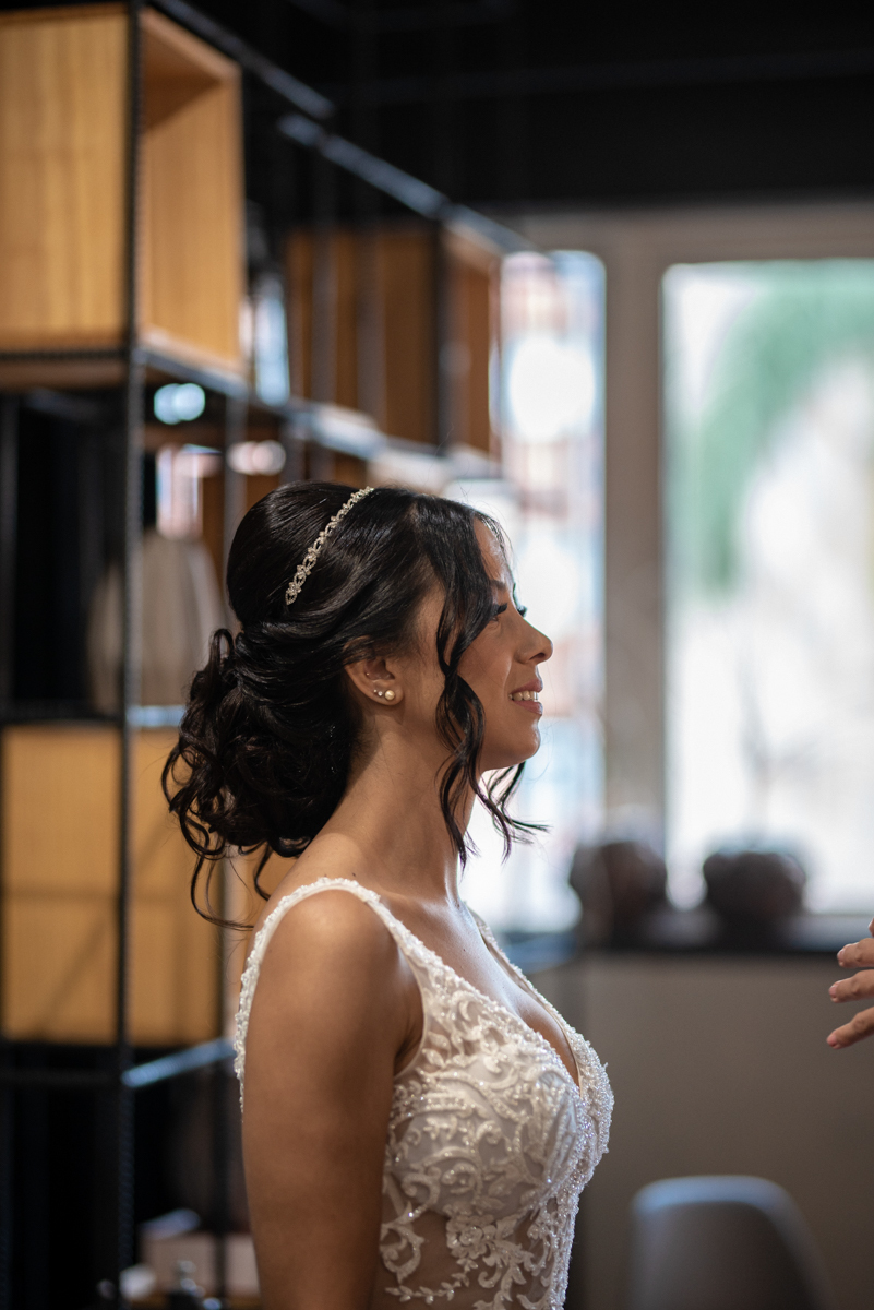 making of de noiva feito no salao do Robert Bastos em Santos no gonzaga noiva classica fotos pela fotografa premiada internacionalmente Nayara Andrade v