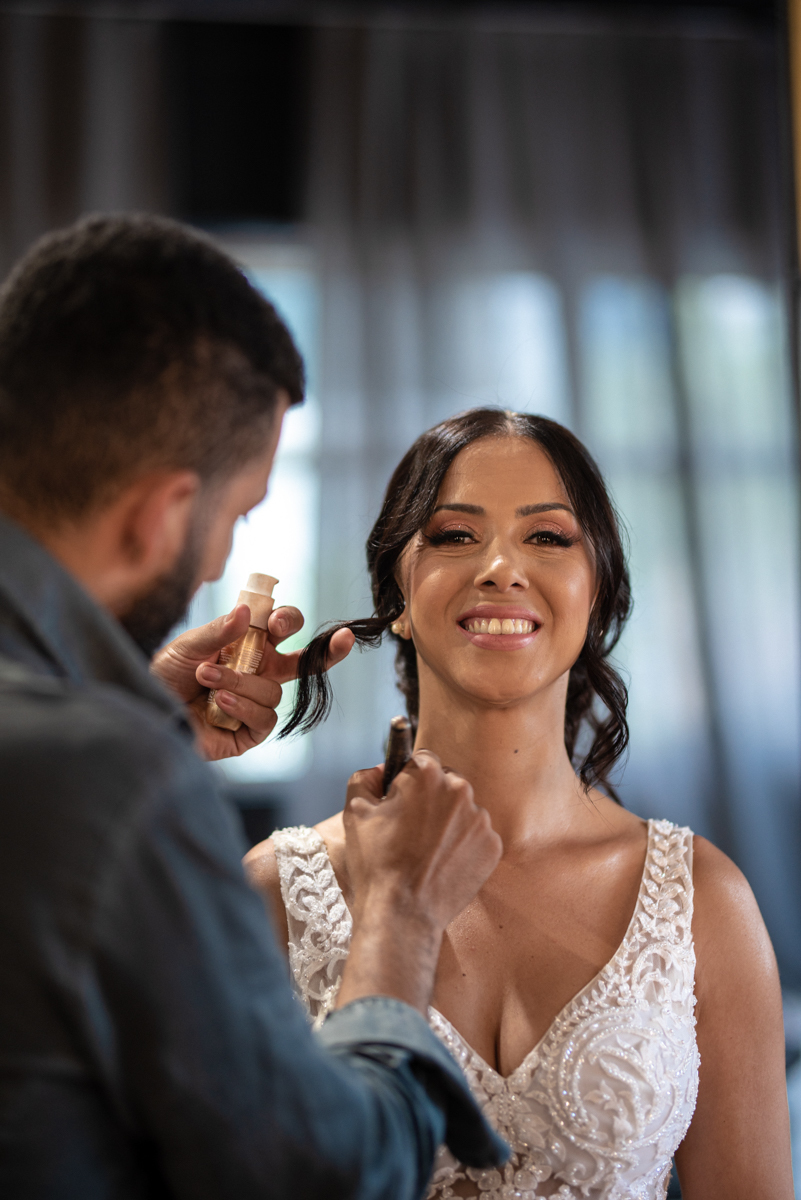 making of de noiva feito no salao do Robert Bastos em Santos no gonzaga noiva classica fotos pela fotografa premiada internacionalmente Nayara Andrade 