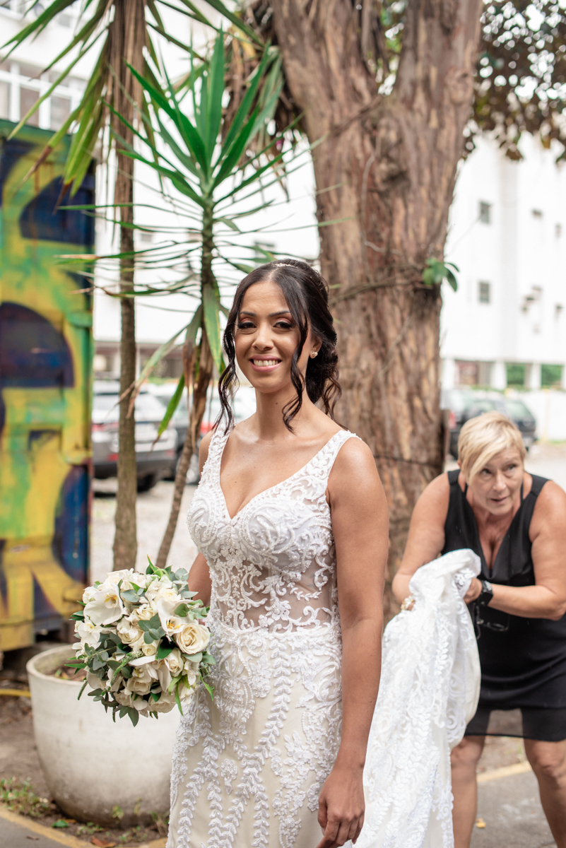 casamento intimista de dia na forneria calixto na pinacoteca de santos noiva classica mini wedding rustico fotos pela fotografa Nayara Andrade