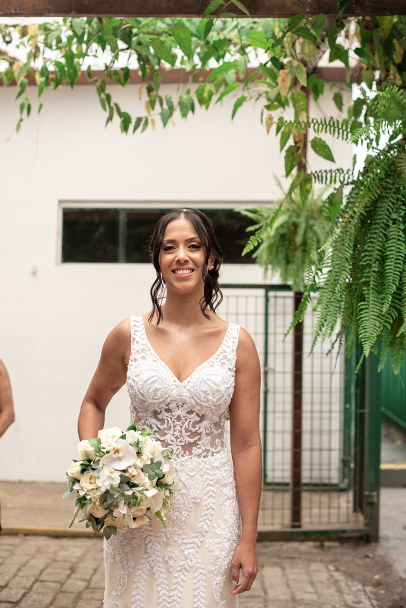 casamento intimista de dia na forneria calixto na pinacoteca de santos noiva classica mini wedding rustico fotos pela fotografa Nayara Andrade