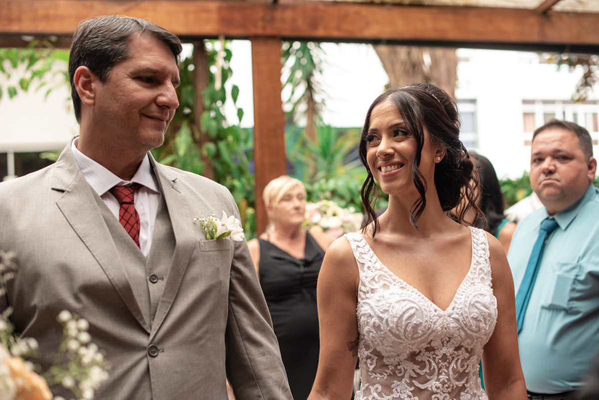 casamento intimista de dia na forneria calixto na pinacoteca de santos noiva classica mini wedding rustico fotos pela fotografa Nayara Andrade