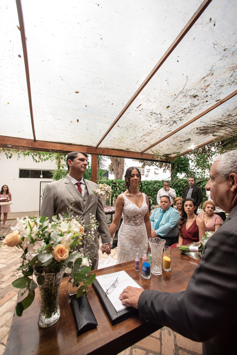 casamento intimista de dia na forneria calixto na pinacoteca de santos noiva classica mini wedding rustico fotos pela fotografa Nayara Andrade