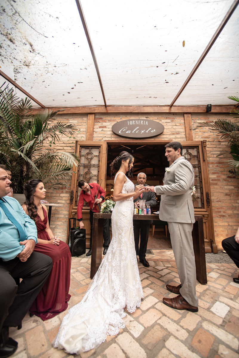 casamento intimista de dia na forneria calixto na pinacoteca de santos noiva classica mini wedding rustico fotos pela fotografa Nayara Andrade