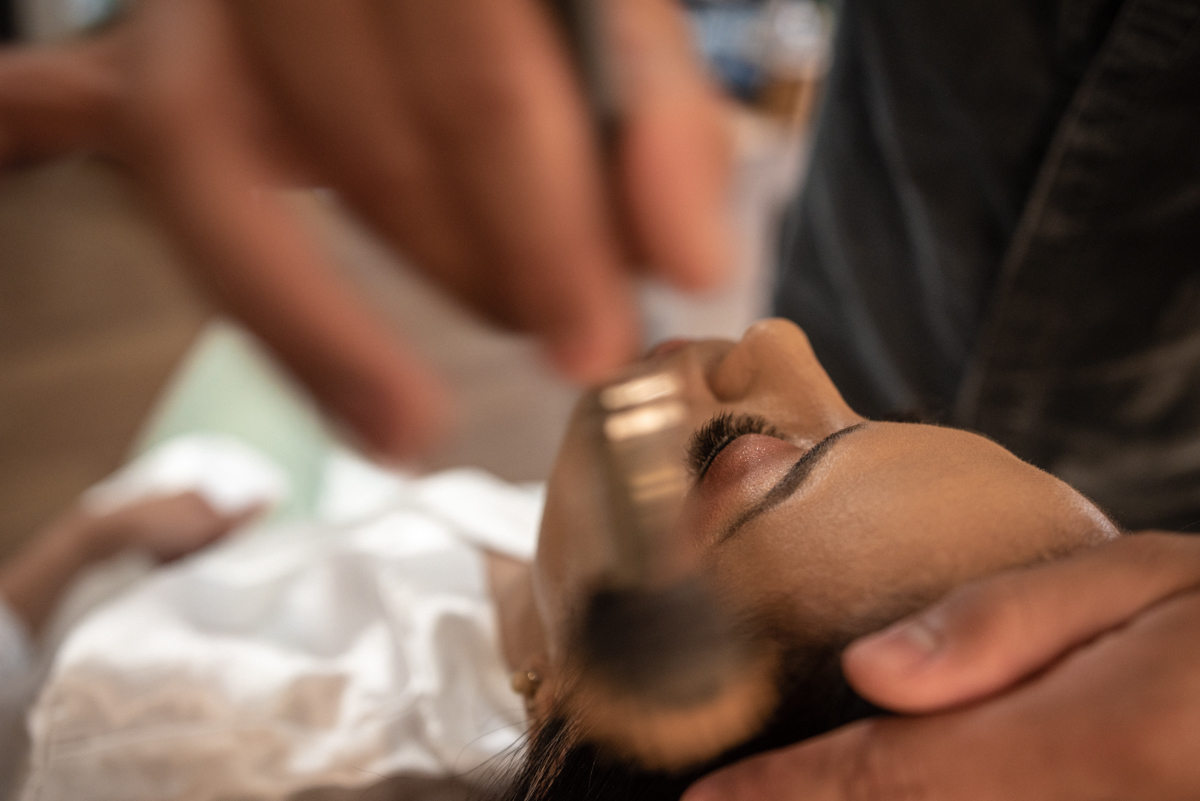 making of de noiva feito no salao do Robert Bastos em Santos no gonzaga noiva classica fotos pela fotografa premiada internacionalmente Nayara Andrade 