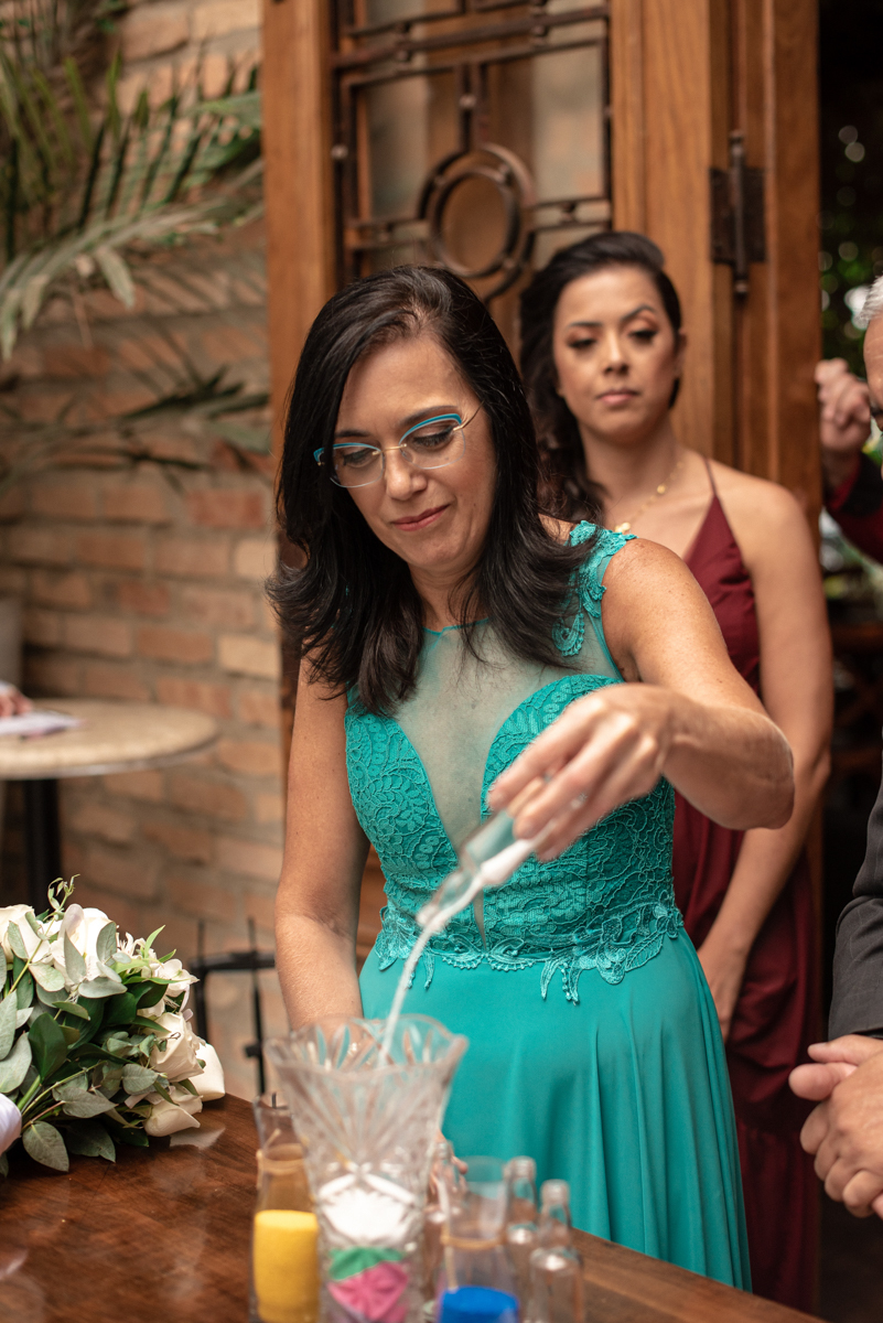 casamento intimista de dia na forneria calixto na pinacoteca de santos noiva classica mini wedding rustico fotos pela fotografa Nayara Andrade