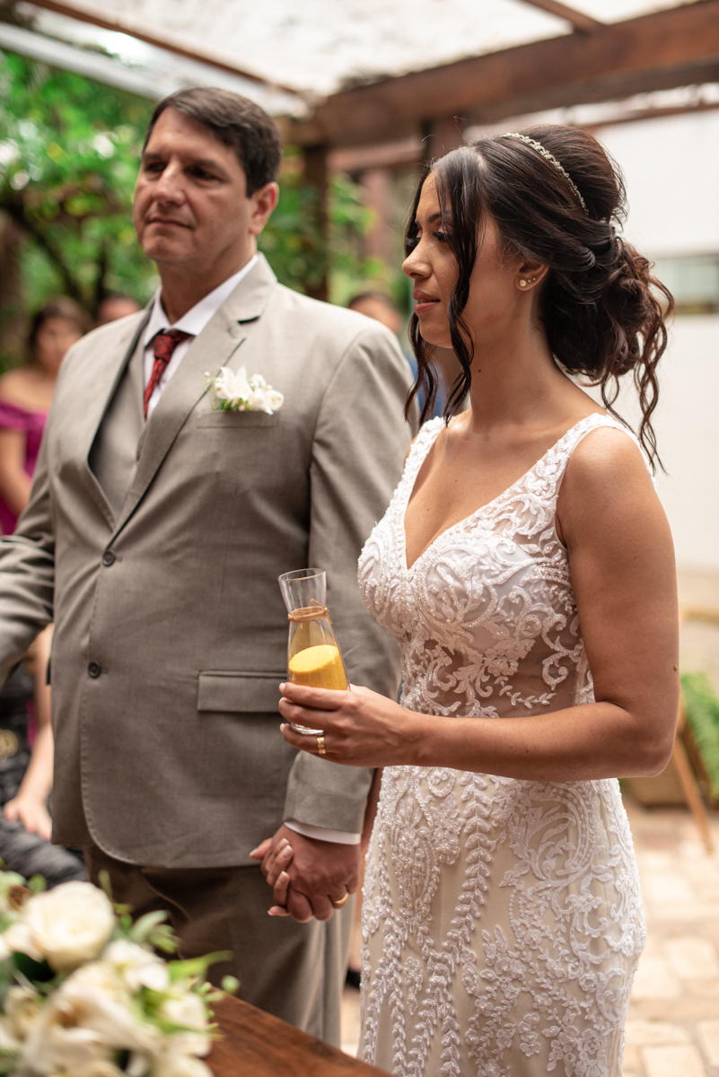 casamento intimista de dia na forneria calixto na pinacoteca de santos noiva classica mini wedding rustico fotos pela fotografa Nayara Andrade