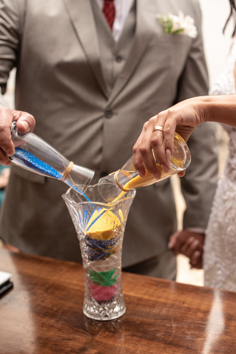 casamento intimista de dia na forneria calixto na pinacoteca de santos noiva classica mini wedding rustico fotos pela fotografa Nayara Andrade