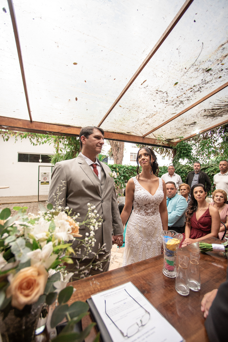 casamento intimista de dia na forneria calixto na pinacoteca de santos noiva classica mini wedding rustico fotos pela fotografa Nayara Andrade