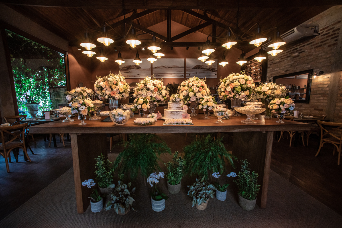 casamento intimista de dia na forneria calixto na pinacoteca de santos noiva classica mini wedding rustico fotos pela fotografa Nayara Andrade