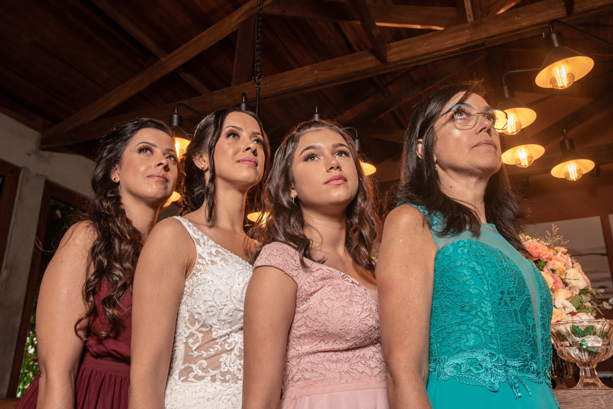 casamento intimista de dia na forneria calixto na pinacoteca de santos noiva classica mini wedding rustico fotos pela fotografa Nayara Andrade