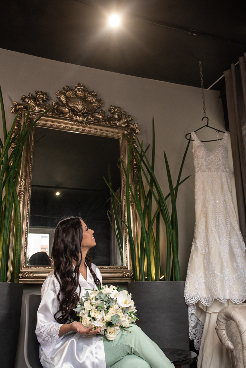 making of de noiva feito no salao do Robert Bastos em Santos no gonzaga noiva classica fotos pela fotografa premiada internacionalmente Nayara Andrade 